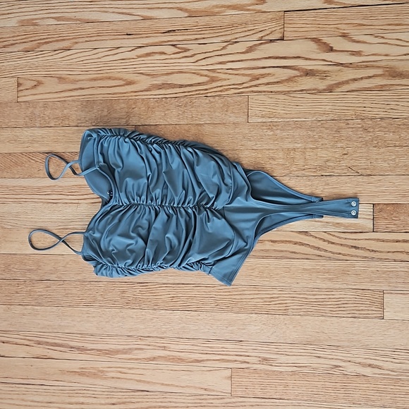 Express body contour bodysuit - Picture 3 of 3